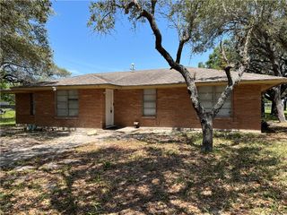 434 S 11th St, Aransas Pass, TX 78336