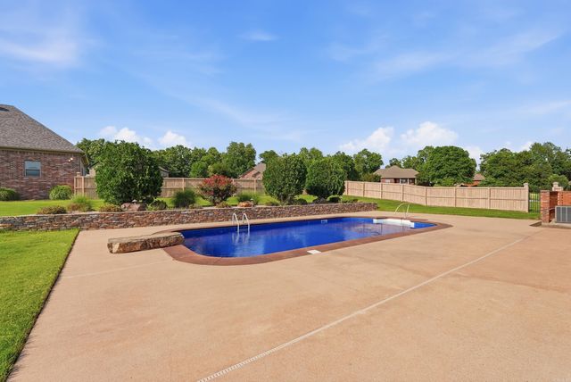 27 Winterberry Drive, Greenbrier, AR 72058