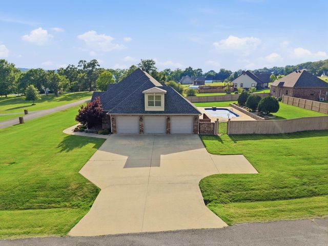 27 Winterberry Drive, Greenbrier, AR 72058