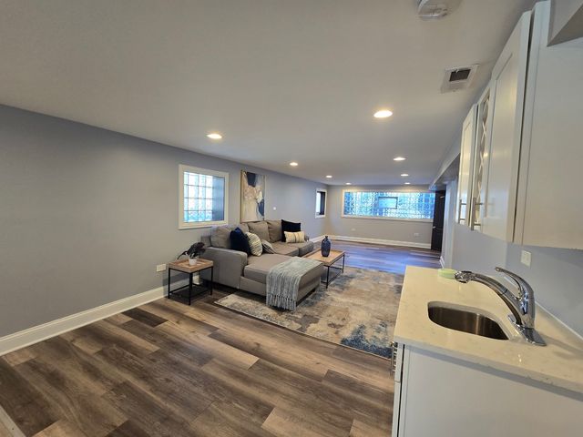 1914 East Avenue, Berwyn, IL 60402