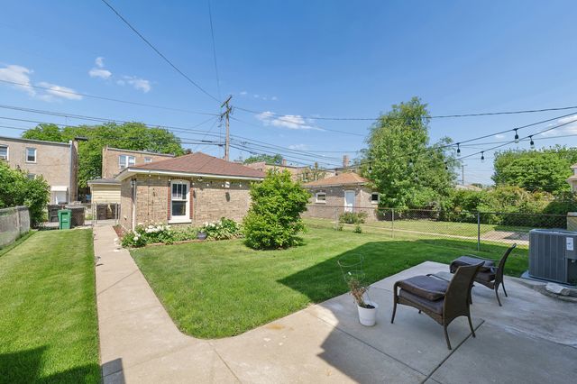 1914 East Avenue, Berwyn, IL 60402