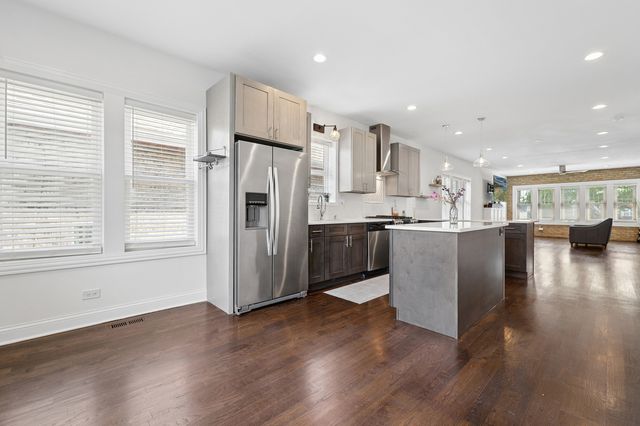 1914 East Avenue, Berwyn, IL 60402