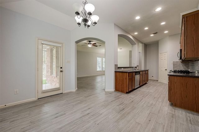 18302 N Elizabeth Shore Loop, Cypress, TX 77433