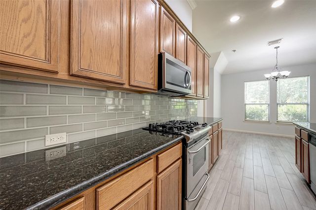 18302 N Elizabeth Shore Loop, Cypress, TX 77433