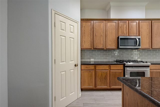 18302 N Elizabeth Shore Loop, Cypress, TX 77433