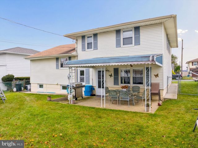 9728 PORTIS RD, Philadelphia, PA 19115