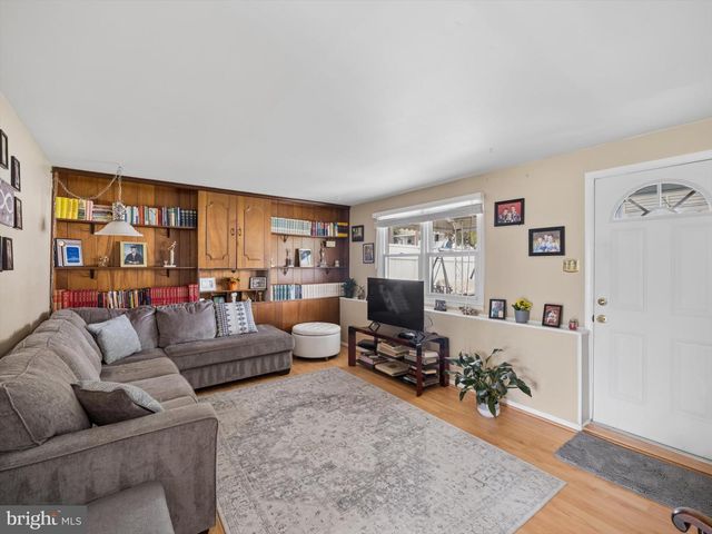 9728 PORTIS RD, Philadelphia, PA 19115