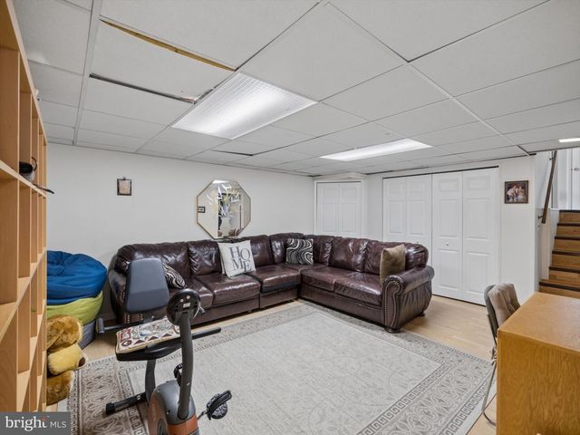 9728 PORTIS RD, Philadelphia, PA 19115