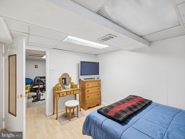 9728 PORTIS RD, Philadelphia, PA 19115