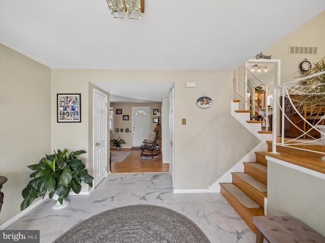 9728 PORTIS RD, Philadelphia, PA 19115