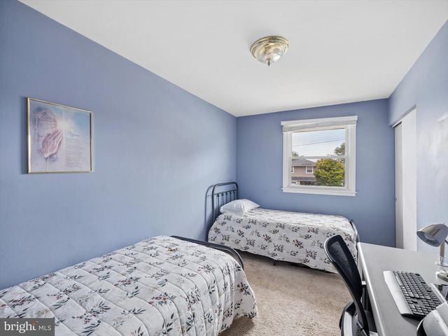 9728 PORTIS RD, Philadelphia, PA 19115