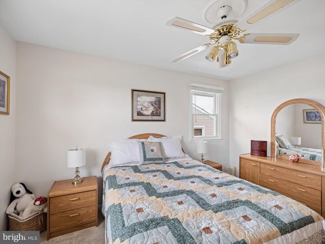 9728 PORTIS RD, Philadelphia, PA 19115