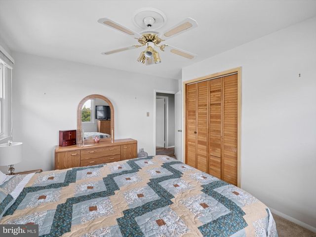 9728 PORTIS RD, Philadelphia, PA 19115