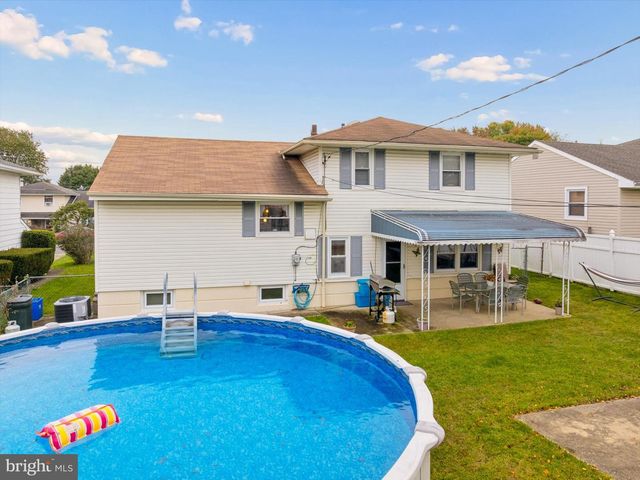 9728 PORTIS RD, Philadelphia, PA 19115