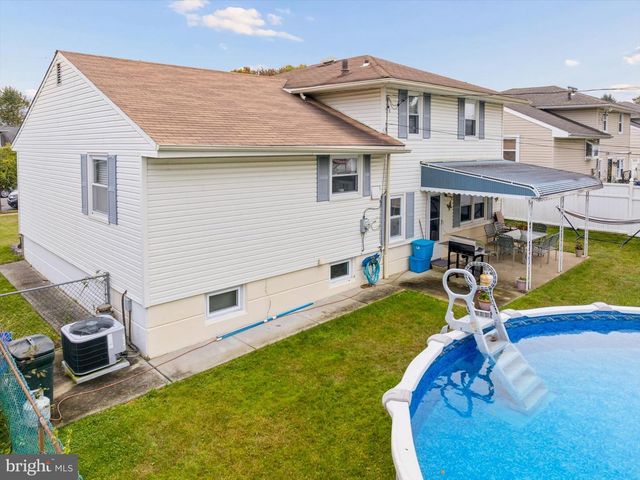 9728 PORTIS RD, Philadelphia, PA 19115