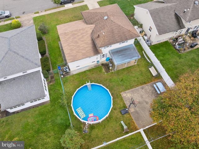 9728 PORTIS RD, Philadelphia, PA 19115