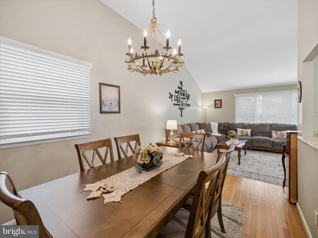 9728 PORTIS RD, Philadelphia, PA 19115