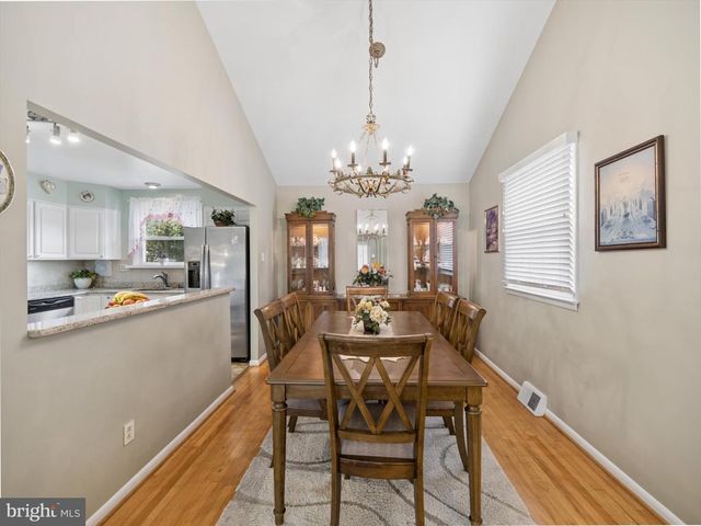 9728 PORTIS RD, Philadelphia, PA 19115