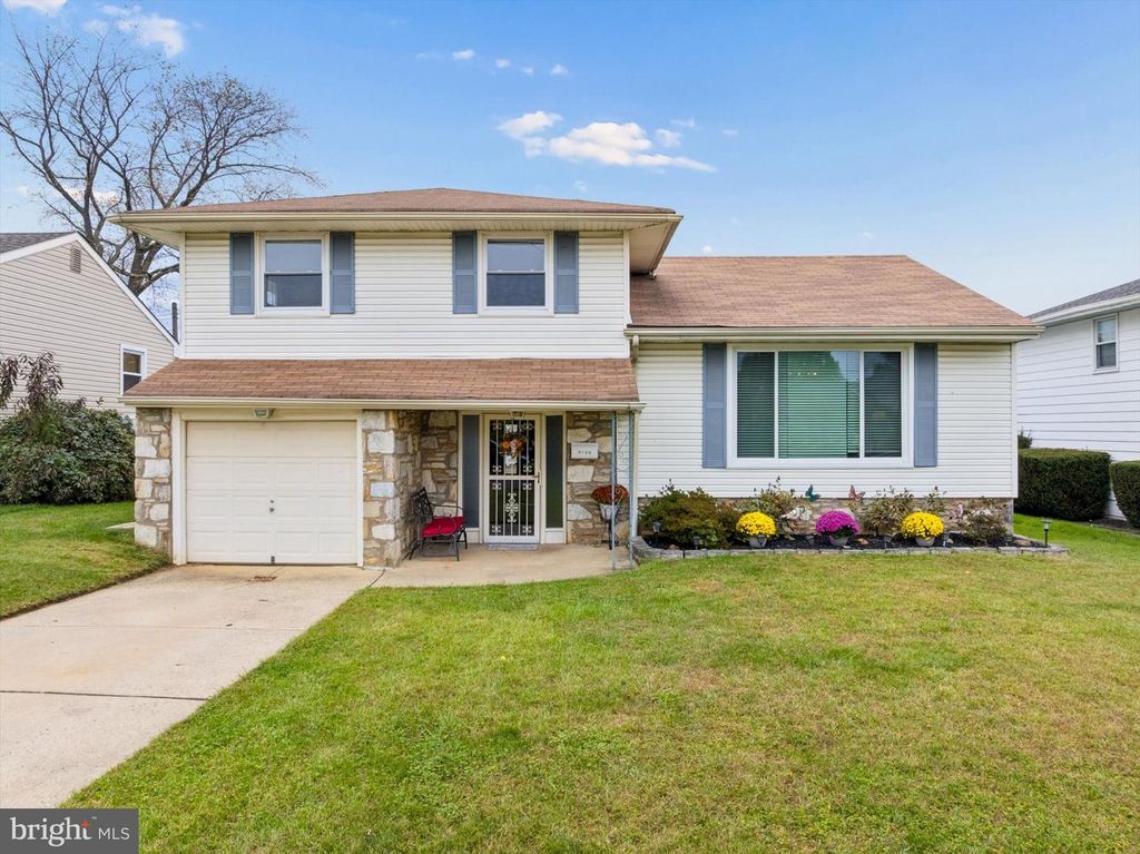 9728 PORTIS RD, Philadelphia, PA 19115