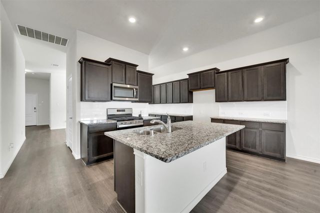 484 Declaration Way, Fate, TX 75189