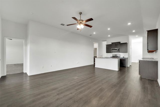 484 Declaration Way, Fate, TX 75189