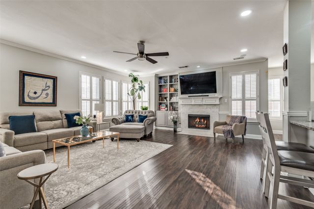 451 Richmond Street, Irving, TX 75063