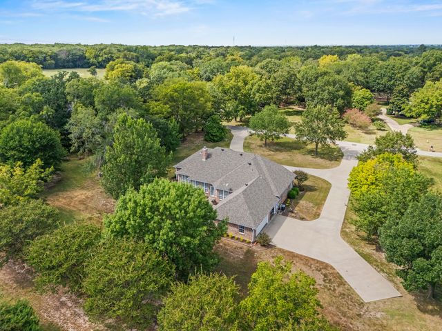 1 Bluebonnet Trail, Greenville, TX 75402