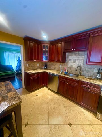 39 Prospect Avenue, Edison, NJ 08817