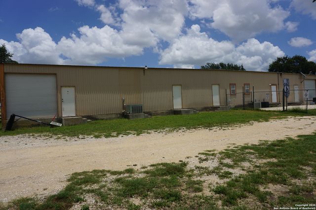 9520 US Highway 87 E Ste 3, San Antonio, TX 78263