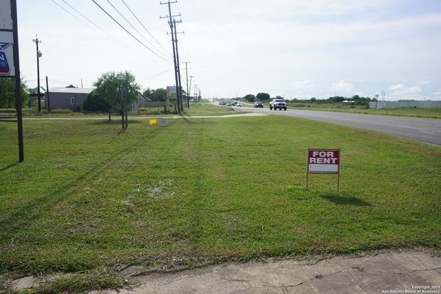 9520 US Highway 87 E Ste 3, San Antonio, TX 78263