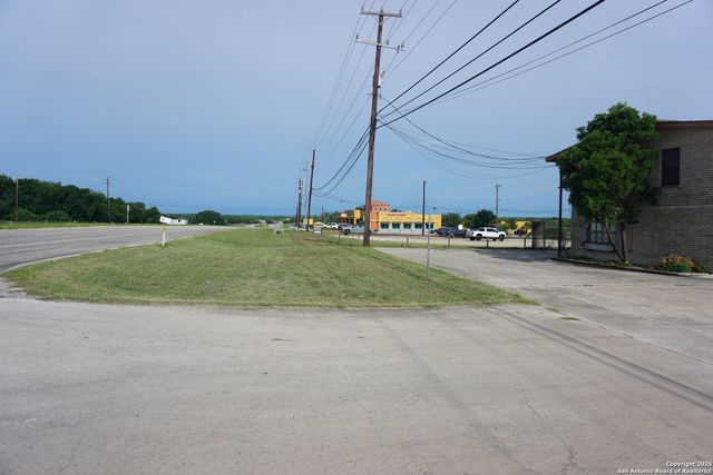 9520 US Highway 87 E Ste 3, San Antonio, TX 78263
