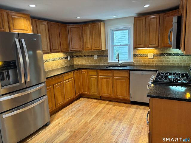 24 Deepwood Lane, Norwalk, CT 06854