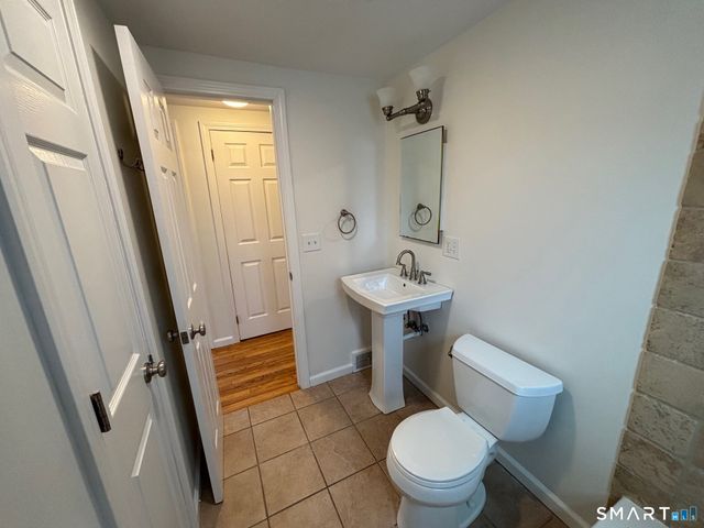 24 Deepwood Lane, Norwalk, CT 06854