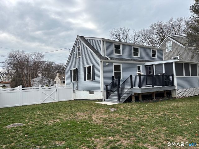 24 Deepwood Lane, Norwalk, CT 06854