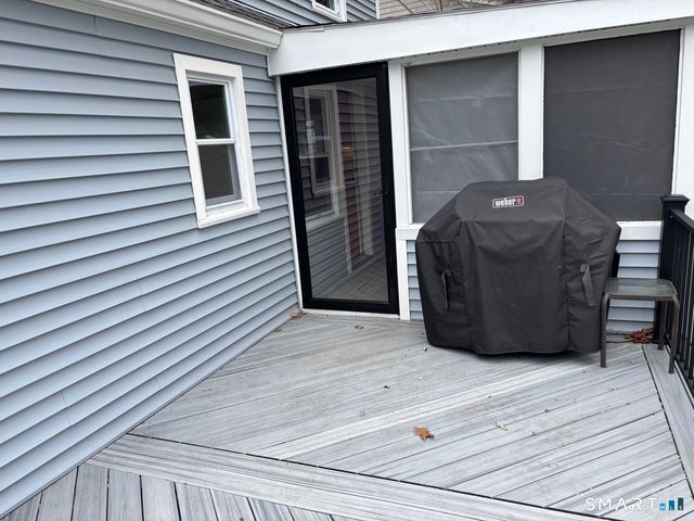 24 Deepwood Lane, Norwalk, CT 06854