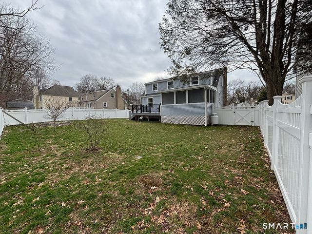 24 Deepwood Lane, Norwalk, CT 06854