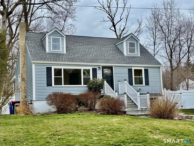 24 Deepwood Lane, Norwalk, CT 06854