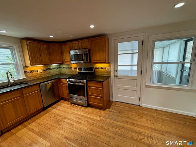 24 Deepwood Lane, Norwalk, CT 06854