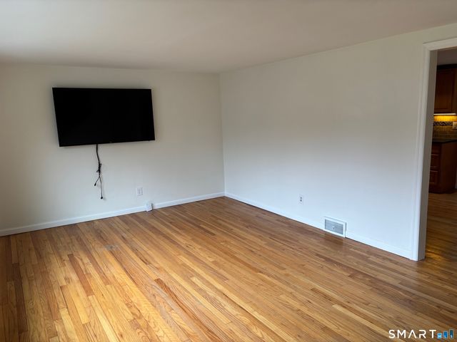 24 Deepwood Lane, Norwalk, CT 06854