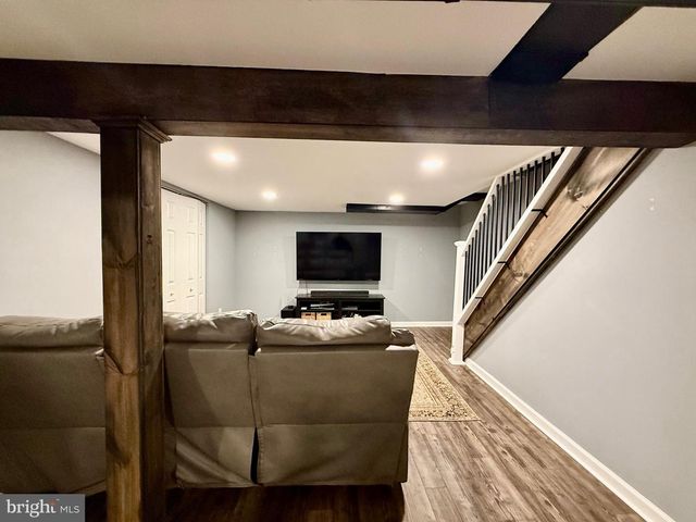 2310 EDGE HILL RD, Huntingdon Valley, PA 19006