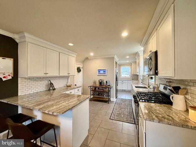 2310 EDGE HILL RD, Huntingdon Valley, PA 19006