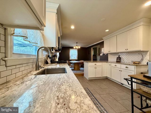 2310 EDGE HILL RD, Huntingdon Valley, PA 19006