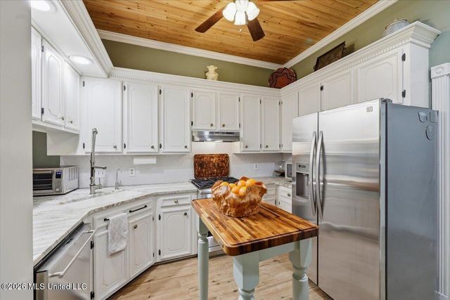 215 Comstock Lane, Madison, MS 39110