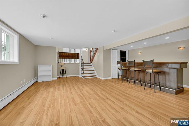 31 Chelsea Court, Hillsdale, NJ 07642
