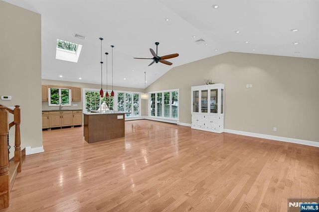 31 Chelsea Court, Hillsdale, NJ 07642