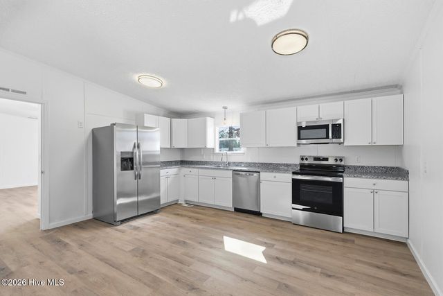 298 Foxwood Trail Road, New Bern, NC 28560