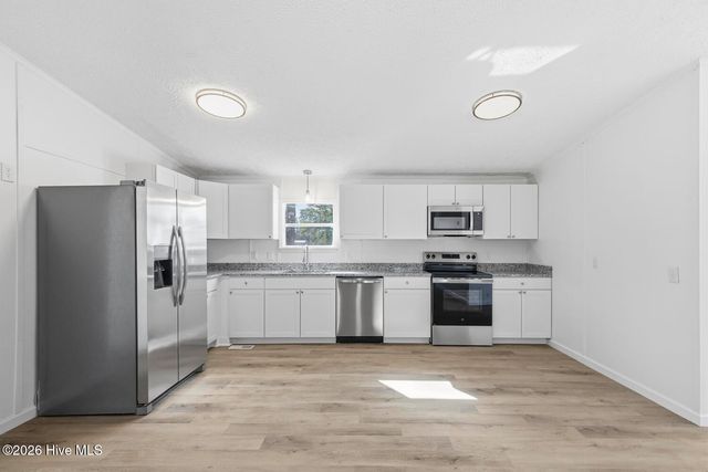 298 Foxwood Trail Road, New Bern, NC 28560