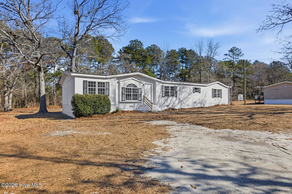298 Foxwood Trail Road, New Bern, NC 28560