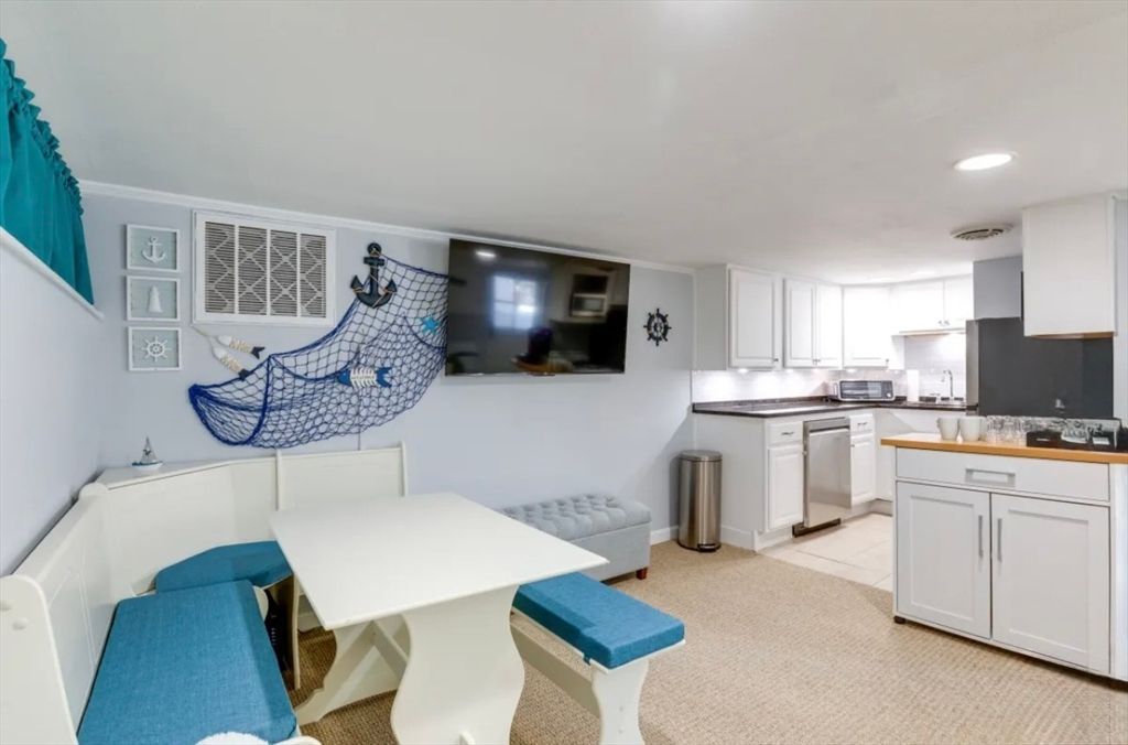 8 Franklin St 19, Marblehead, MA 01945