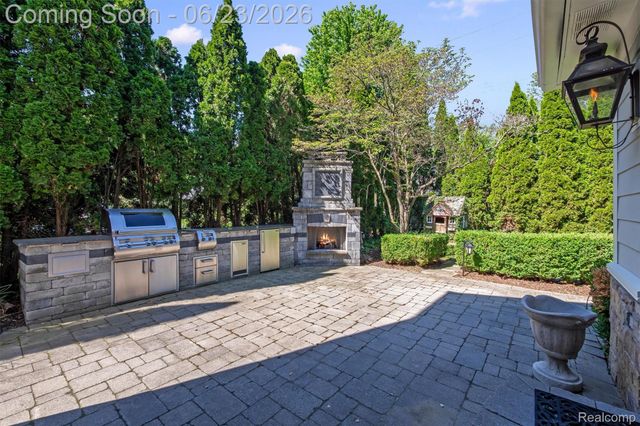 520 Pleasant Street, Birmingham, MI 48009